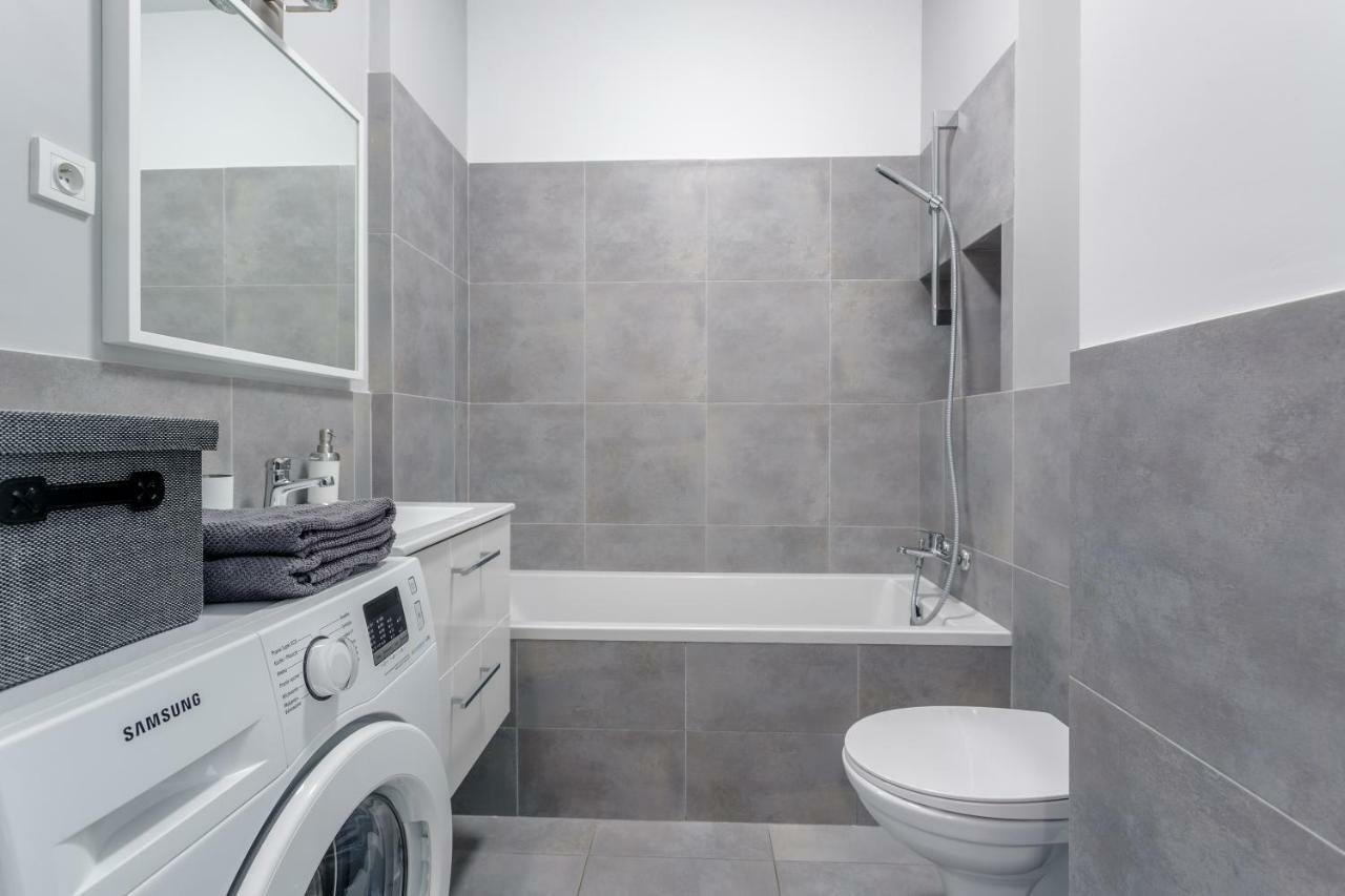 Chill Apartments Wola Center 华沙 外观 照片